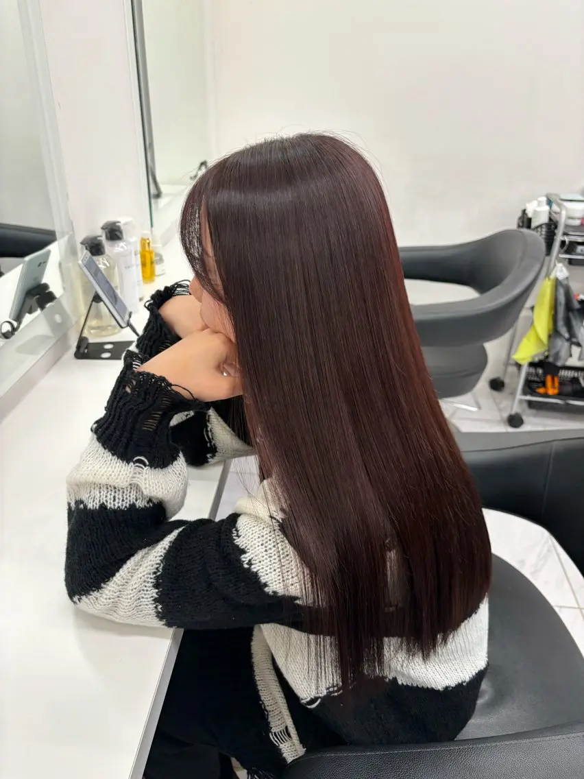 ロング カラー 抜け感レイヤー︴ ニュアンスカラーのヘアスタイル