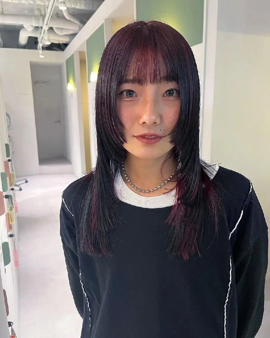 ロング カラー ブリーチ ボルドーカラー デザインカラー レイヤーカット HairSalon  Cloudのヘアスタイル