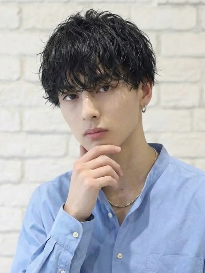 メンズカット+眉毛カット+ケアパーマ+補修トリートメント(スタイリング込み)の写真