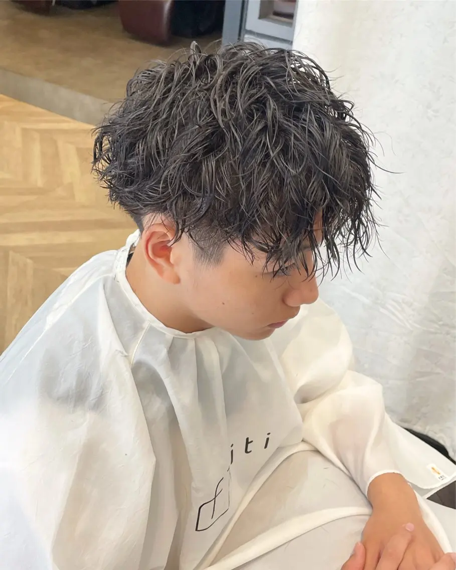 パーマ メンズ ブリーチカラー🤍 ききのヘアスタイル