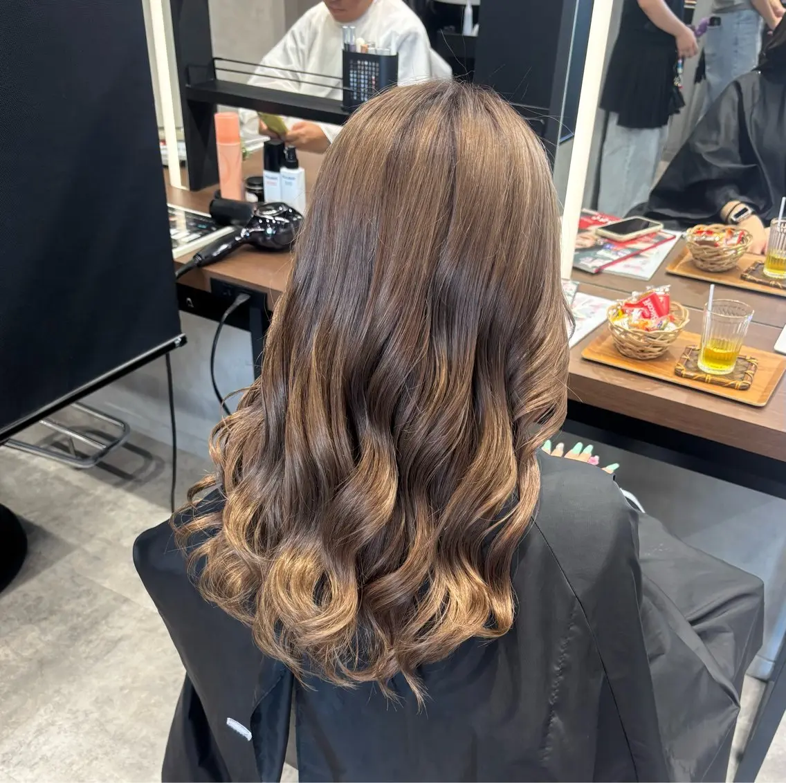 カラー ブラウンカラー 透明感カラー シルバー ヘアカラー トリートメント 暖色/ハイトーン/ カラー/HBLのヘアスタイル