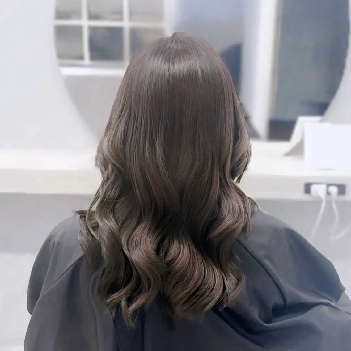 セミロング ヘアカラー KEEN. /AYAKAのヘアスタイル