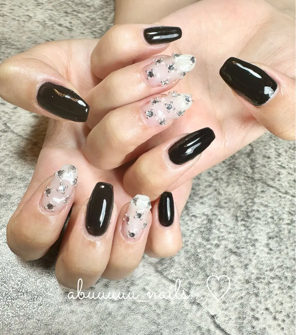 ネイル キラキラネイル ストーンネイル abuuuuu nailsのネイルデザイン