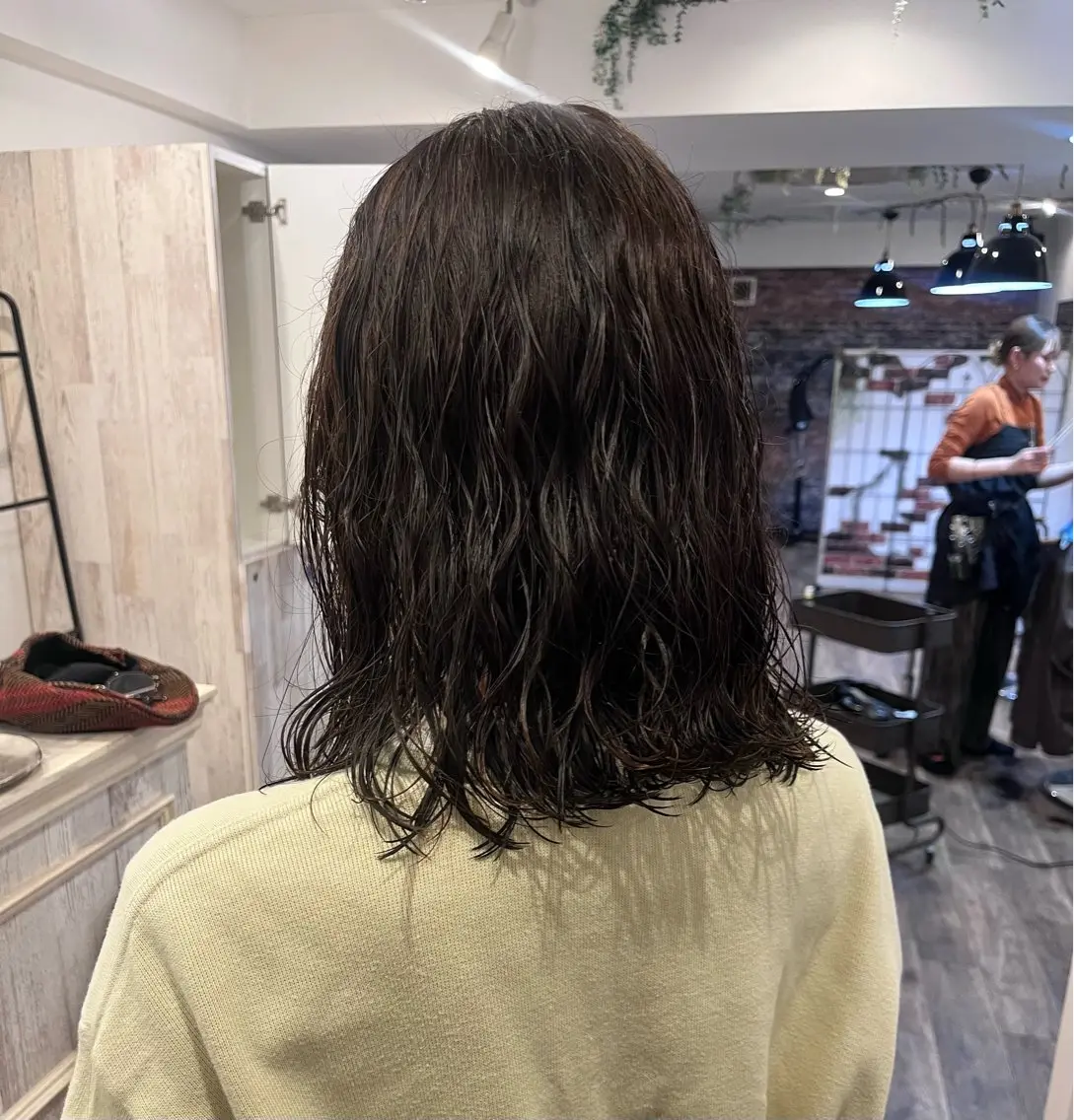 ミディアム パーマ ミディアムパーマ カット ヘアカラー パーマ niko RINKAのヘアスタイル