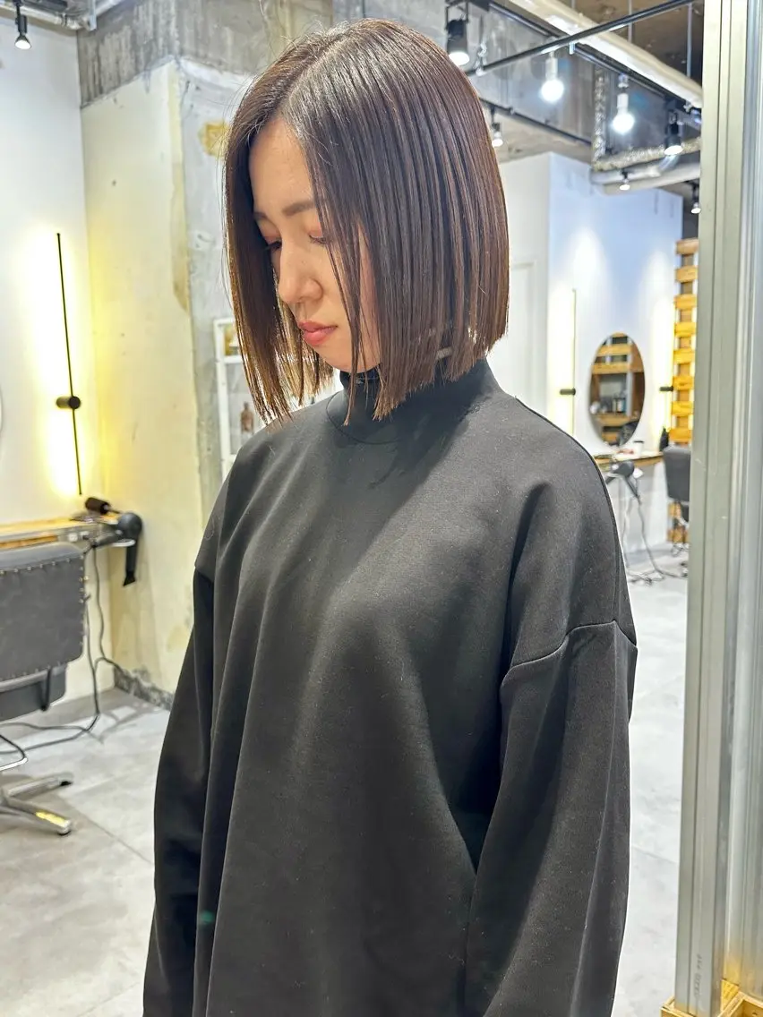 ミディアム 吉田勇人🩶レイヤー •透明感カラー•暗髪のヘアスタイル