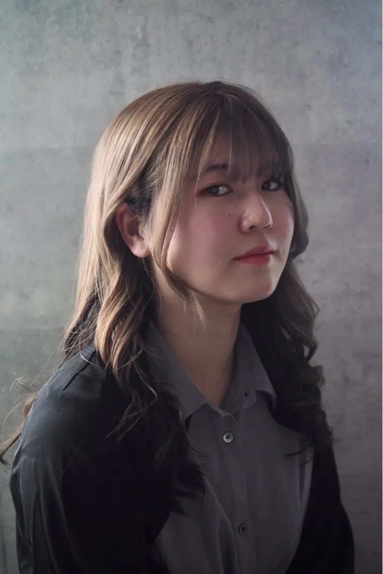 セミロング カラー ベージュカラー 豊崎 左知のヘアスタイル