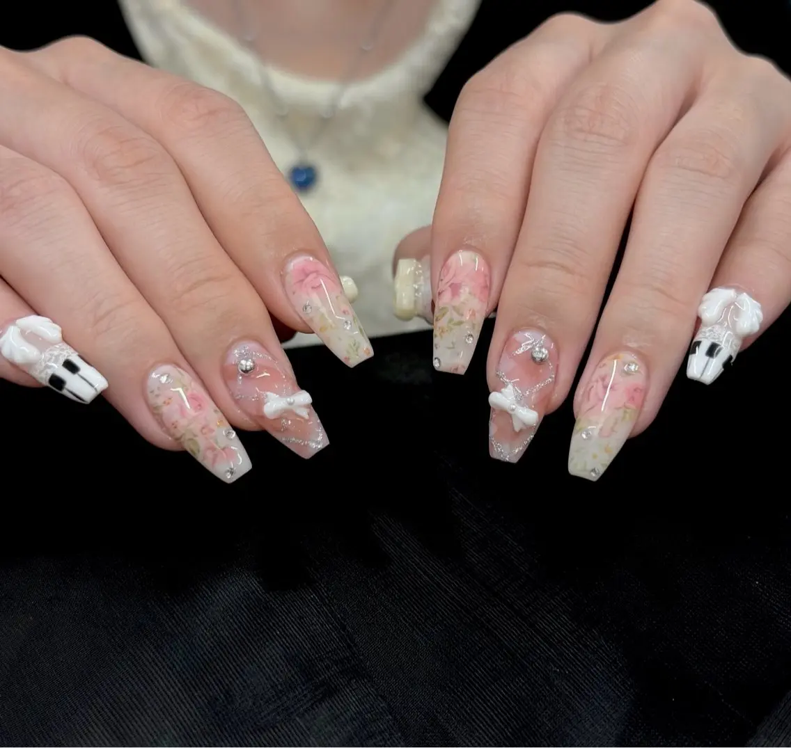 ネイル ハンドネイル ハンドケア DuLi Blinkのネイルデザイン