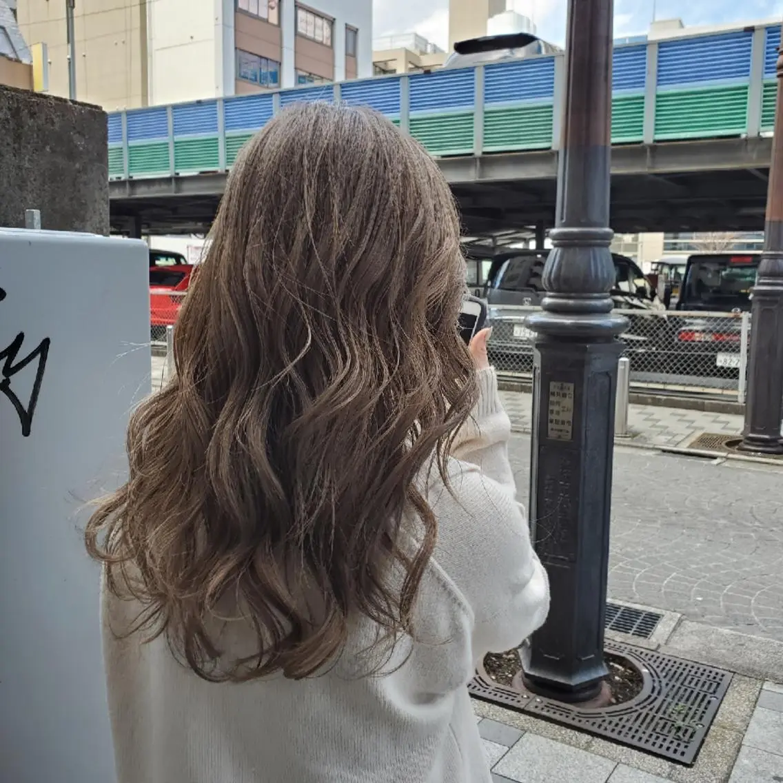 カラー ロング ベージュカラー ダブルカラー シルバー 竹尾 優斗のヘアスタイル