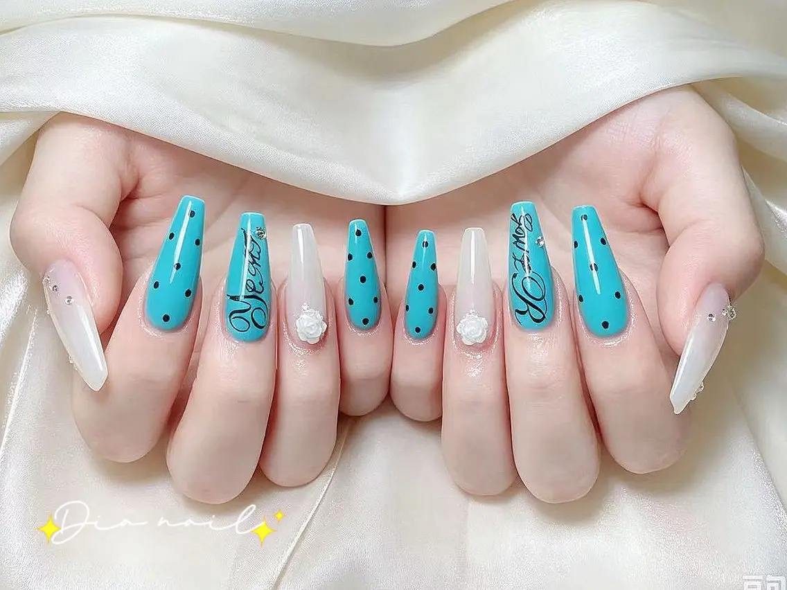 ネイル フットネイル 韓国ネイル レース マグネットネイル ニュアンスネイル ハンドネイル Dia nail サロンのネイルデザイン