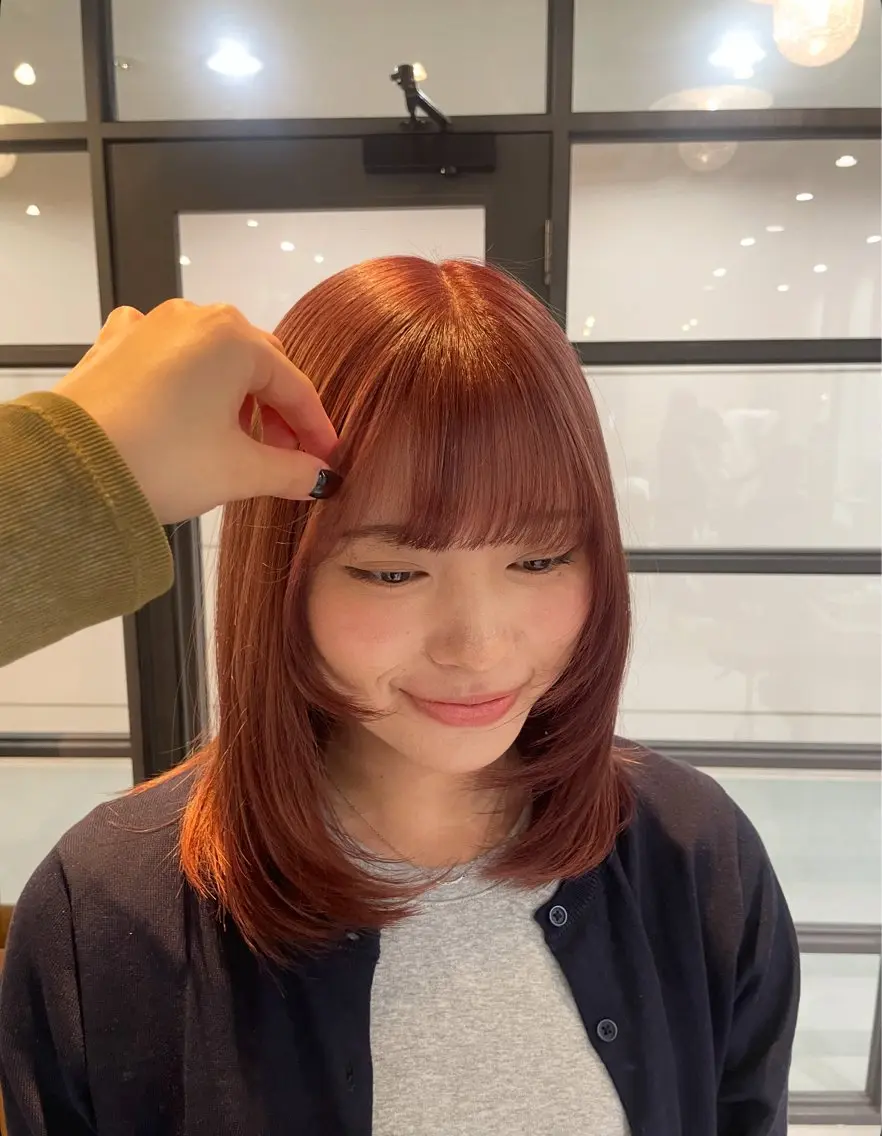 ミディアム BELLA ナナカのヘアスタイル