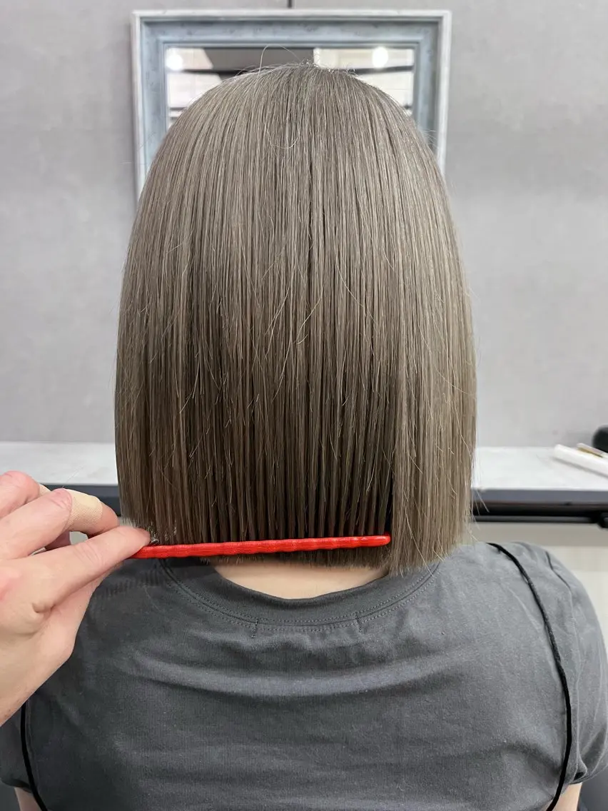 ショート カラー グレージュ ヘアカラー トリートメント ブリーチ有無Wカラー メンズパーマ大成のヘアスタイル
