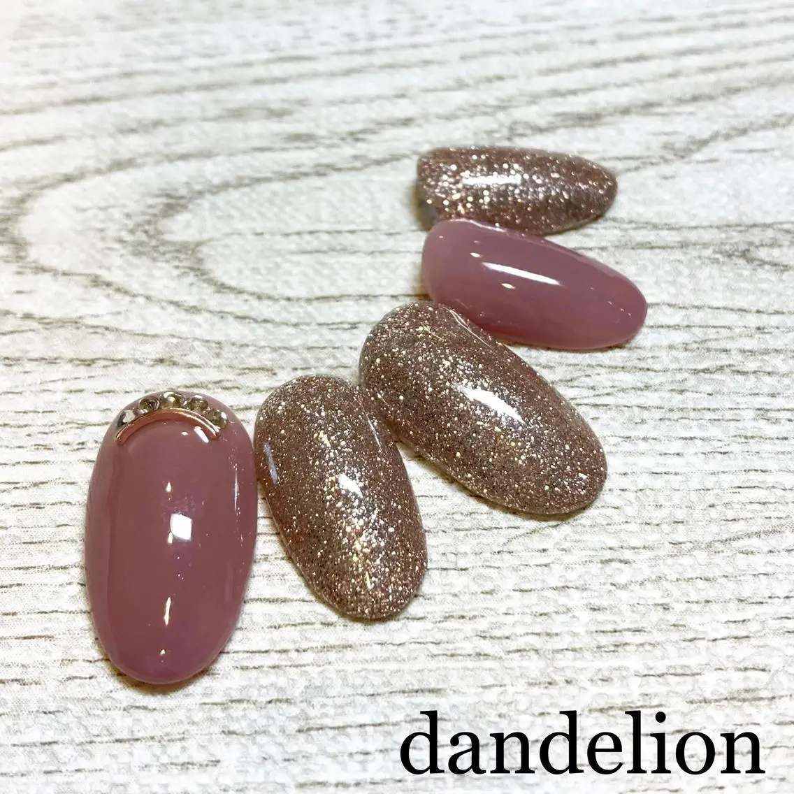 ネイル ハンドネイル ハンドケア dandelion ダンデライオンのネイルデザイン