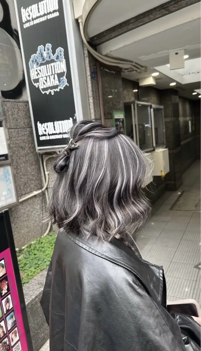 ショート カラー ヘアアレンジ ダークグレー ダークグレージュ グレージュ ハイライトカラー ハイライト カット ヘアカラー トリートメント 指名数No.1 /NAOYAのヘアスタイル