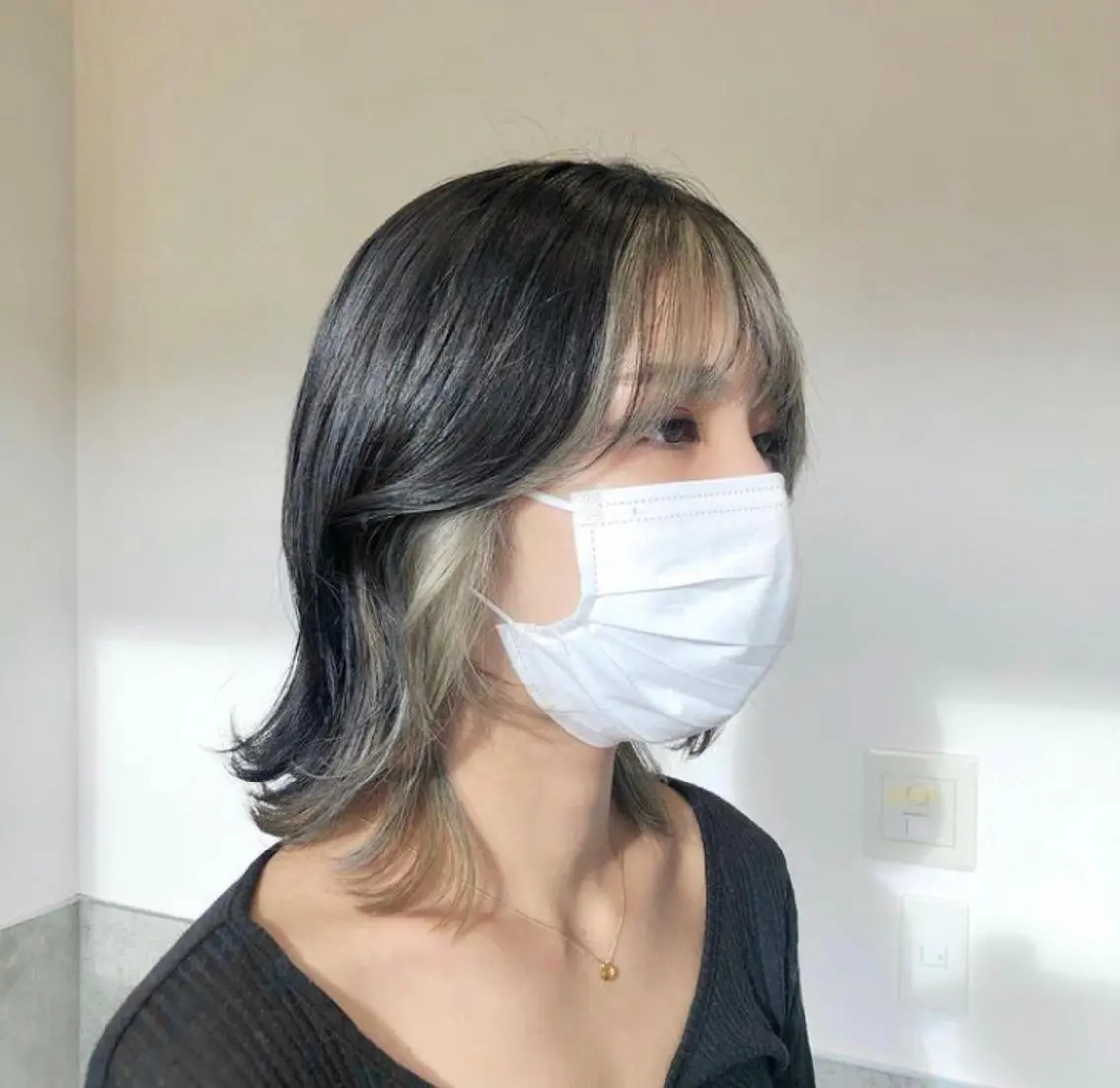 ミディアム カラー パーマ ヘアアレンジ メンズ キッズ メンズハイトーン ミストバング イヤリングカラー  フェイスフレーミング ハイトーンカラー stylist 🌸 kana.のヘアスタイル