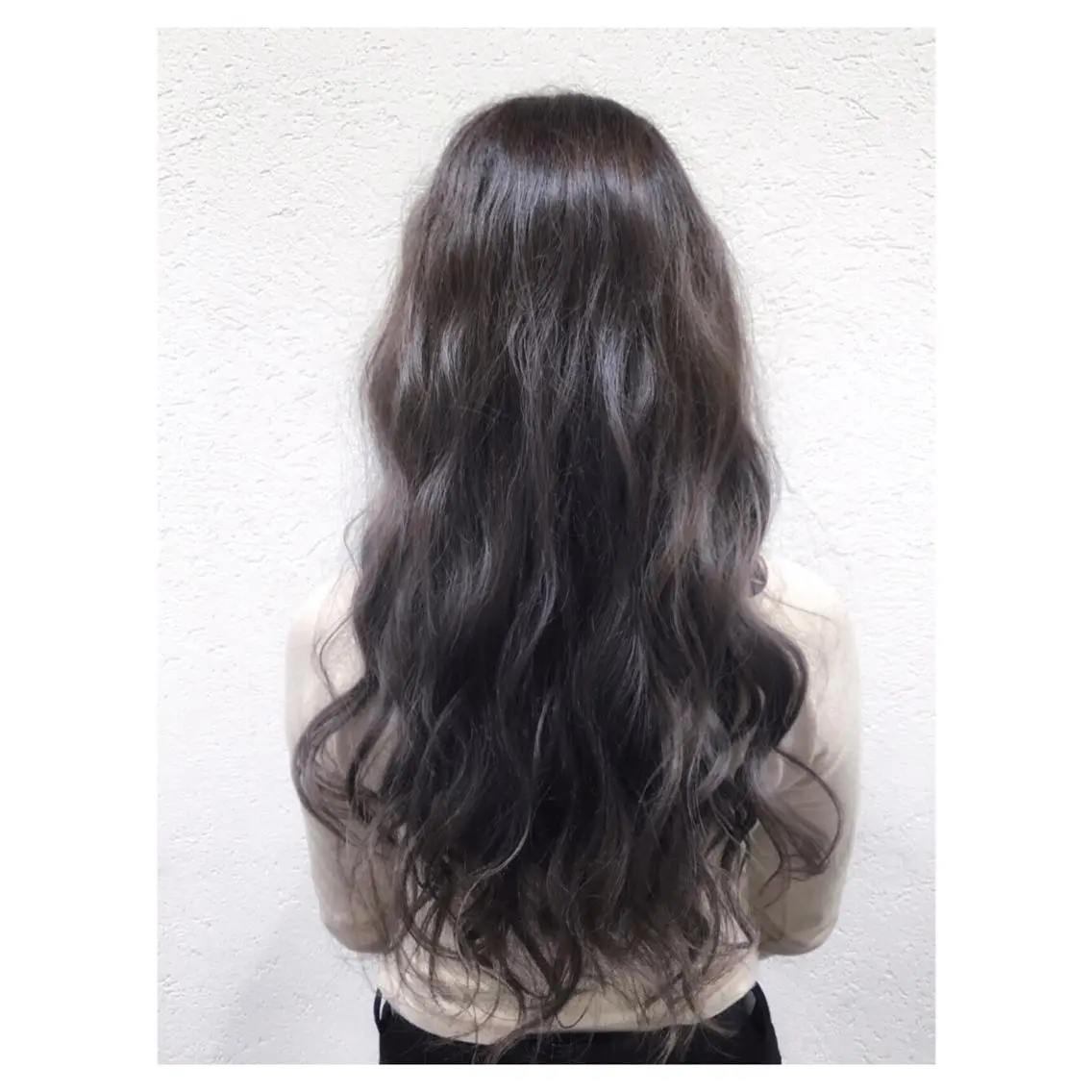 ロング カラー アッシュ イルミナカラー ラベンダーカラー ラベンダーアッシュ biscohair 髪にドラマを。のヘアスタイル