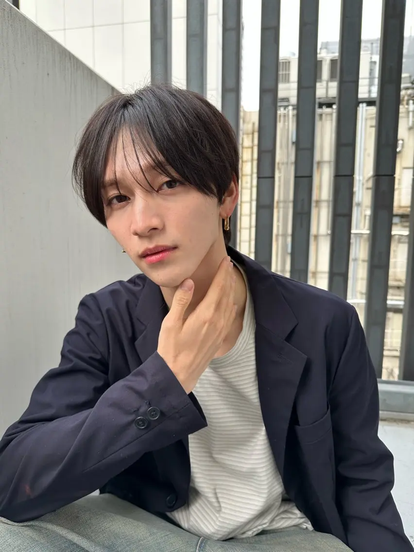 ショート メンズ アップバング センターパート メンズ韓国風 マッシュ メンズパーマ 上質な大人メンズ スタイル【店長】原口のヘアスタイル