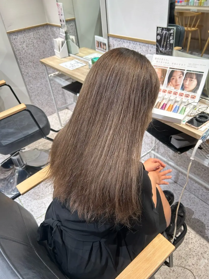 カラー ダブルカラー イヤリングカラー ハイトーンカラー インナーカラー 髪質改善 ヘアカラー ♡ハイトーン★ ネイル/しの♡のヘアスタイル