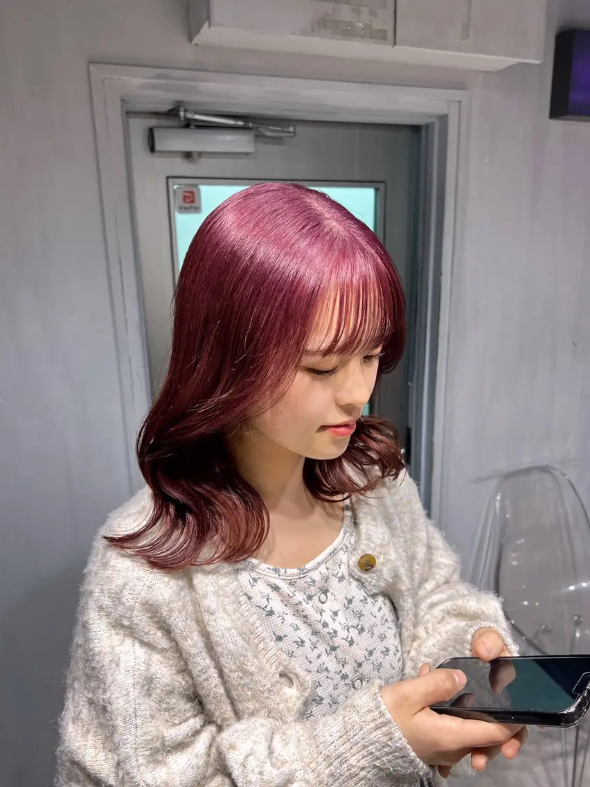 ミディアム カラー ブリーチ ラベンダーカラー ピンクカラー ピンクラベンダー ヘアカラー トリートメント NANAMI🩵 大人可愛い韓国ヘアのヘアスタイル