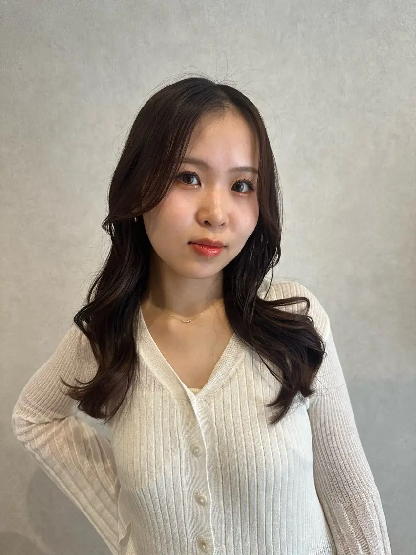 ロング カラー カット 柔らかいbeige ￤韓国￤🩰マユ🩰のヘアスタイル