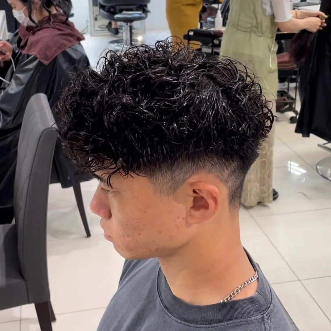 ショート パーマ メンズ スペインカール カット パーマ トリートメント フェザーパーマ職人 🪶ryosukeのヘアスタイル