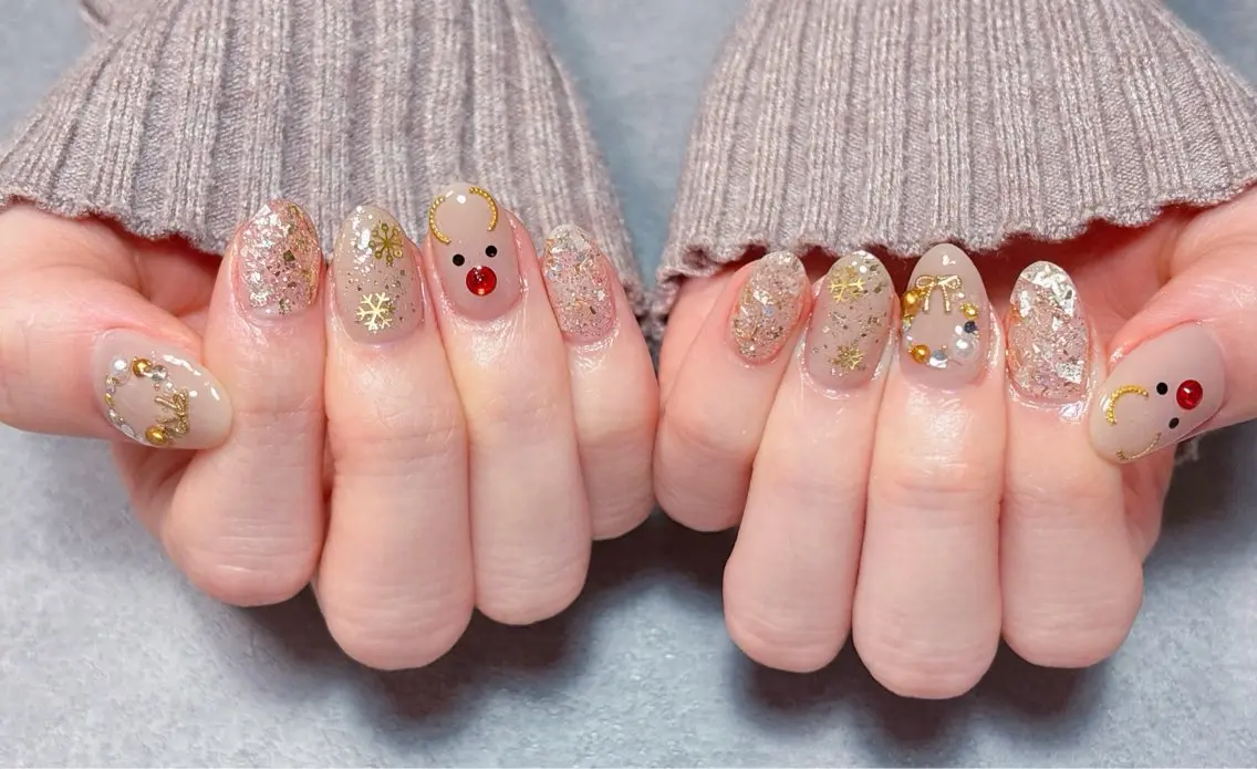 ネイル マグネットネイル 冬ネイル クリスマス 💫ゆか_ Nailartistのネイルデザイン