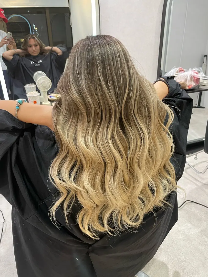 今だけの特別プライス 上品な海外風バレイヤージュ👱‍♀️の写真