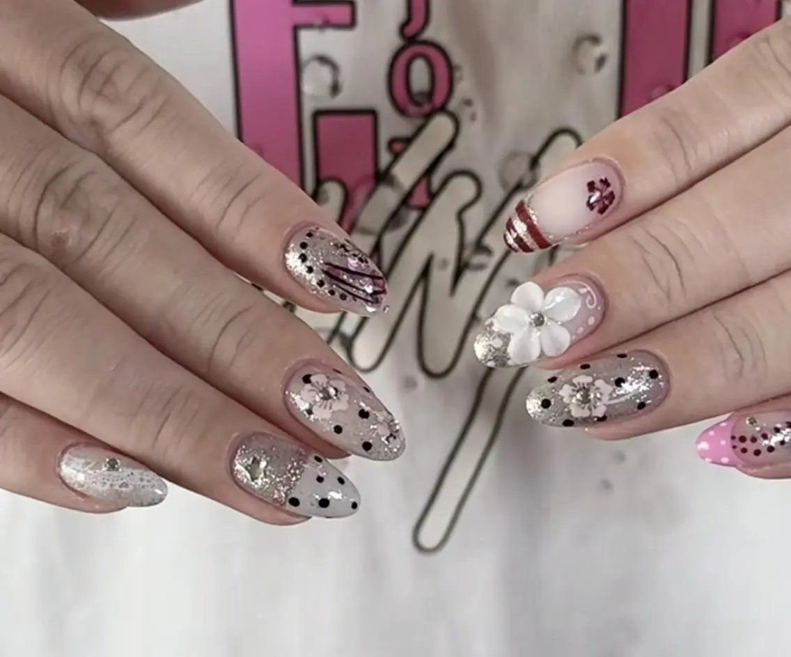 ネイル ハンドネイル 🎀 KiKi_nailのネイルデザイン
