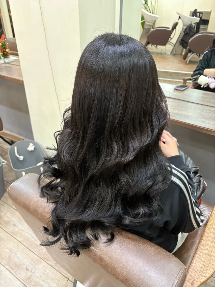 ロング エクステ エクステ WEST OLAND 黒坂佳乃のヘアスタイル