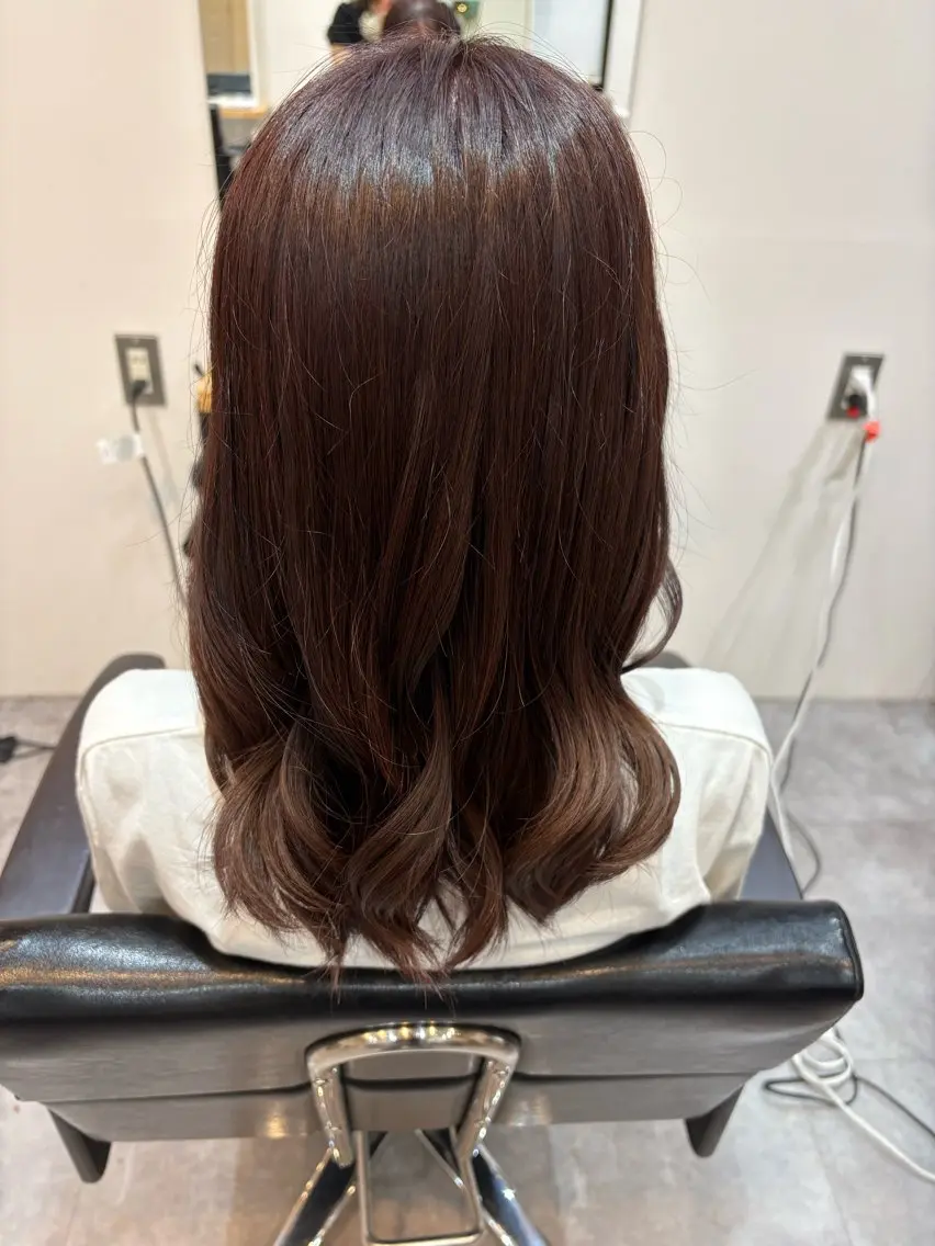 セミロング カラー ピンクカラー 山川 遥菜のヘアスタイル