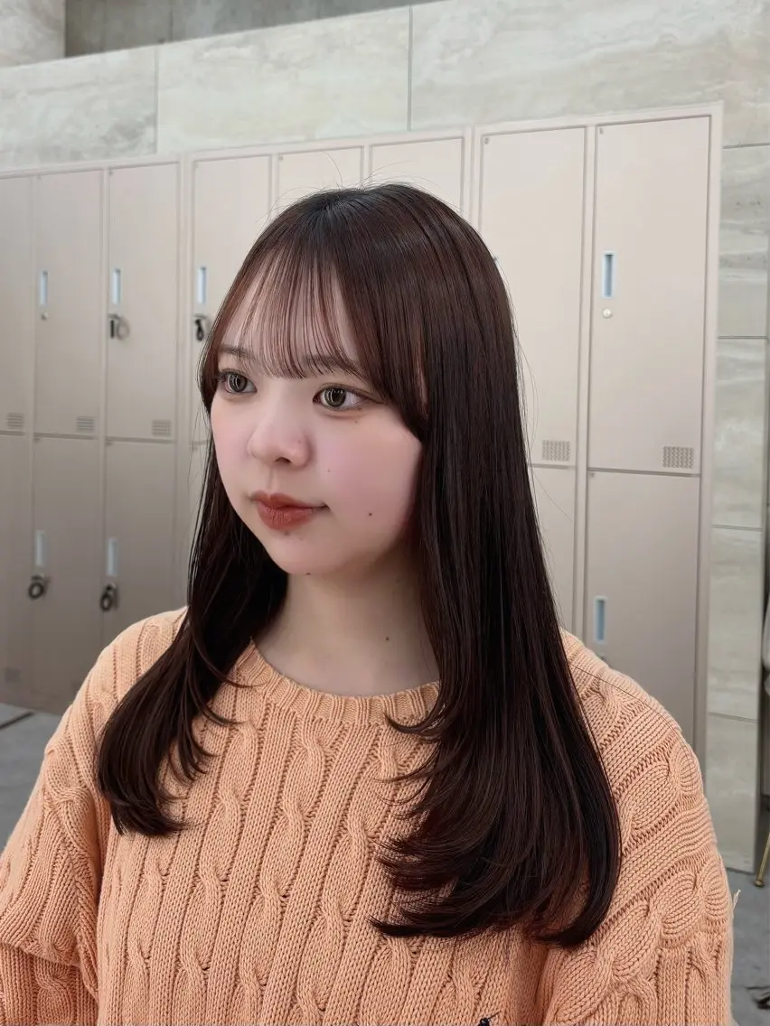 ロング カット トリートメント 髪質改善|透明 感カラー🩵レイヤーのヘアスタイル