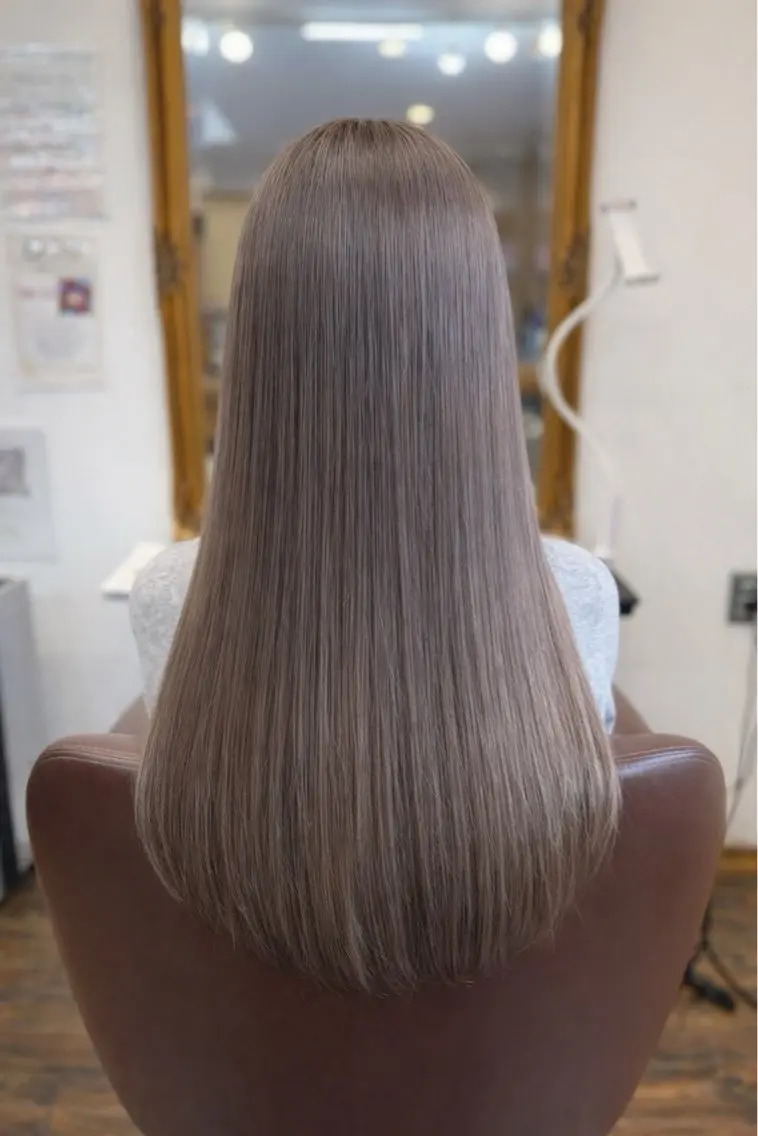 カラー ベージュカラー ブリーチ 透明感カラー モカベージュ ヘアカラー トリートメント DANCE YUKARIのヘアスタイル