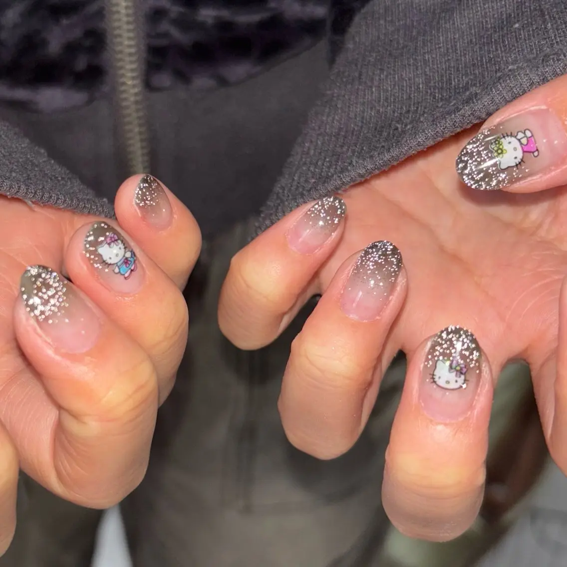 ネイル ハンドネイル フットネイル 🪐富島彩夏 /海外nail🪐のネイルデザイン