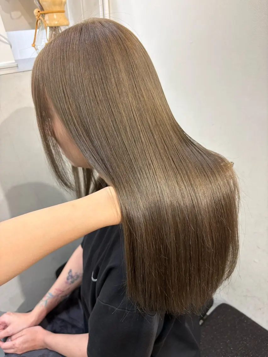 ロング カラー ベージュカラー オリーブベージュ カット ヘアカラー 🧸艶々韓国ヘア 🧁mizunaのヘアスタイル