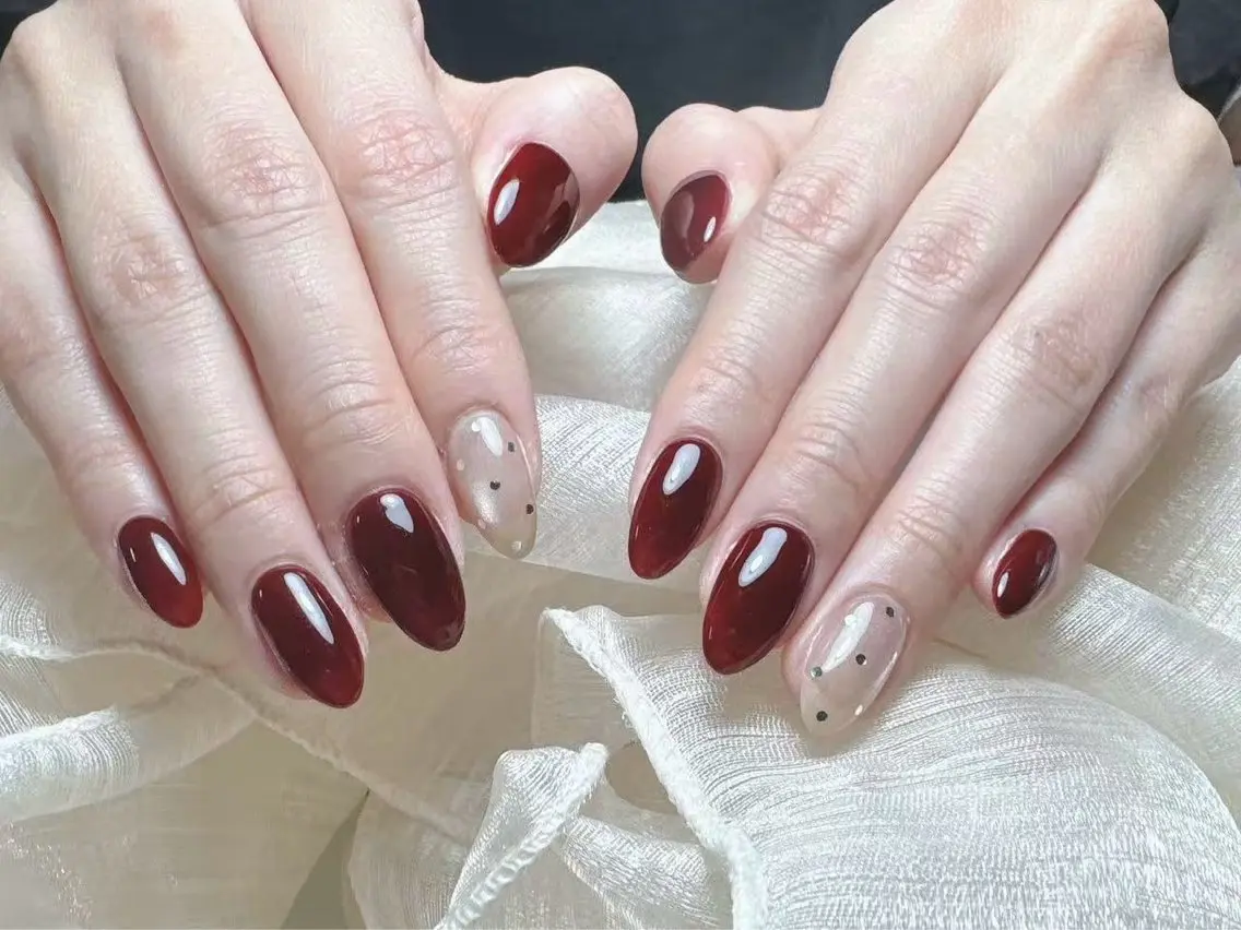 ネイル オーロラネイル フレンチネイル ジェルネイル ガラスフレンチ 韓国ネイル ハンドネイル ハンドケア Nail Jolieのネイルデザイン