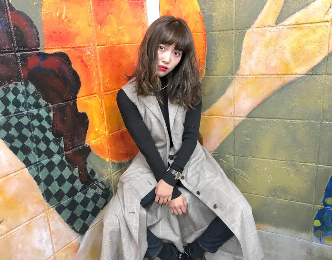 セミロング 小川 美咲のヘアスタイル