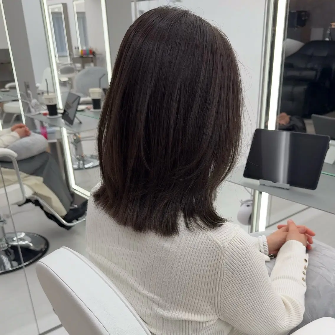 ミディアム レイヤーカット ✨️今だけ無料✨️ 鶴田みなみのヘアスタイル
