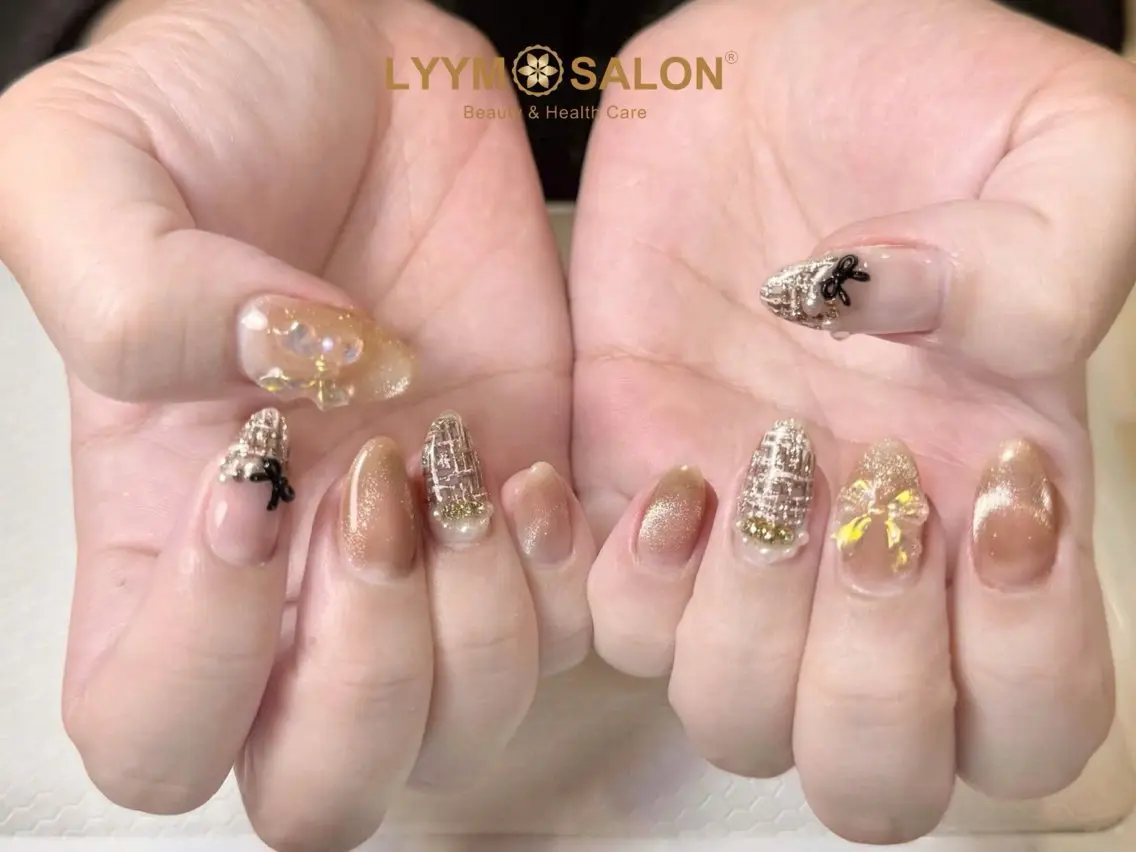 ネイル 長さ出し ゴールド 韓国ネイル リボン ツイードネイル ハンドネイル LYYM Salonのネイルデザイン
