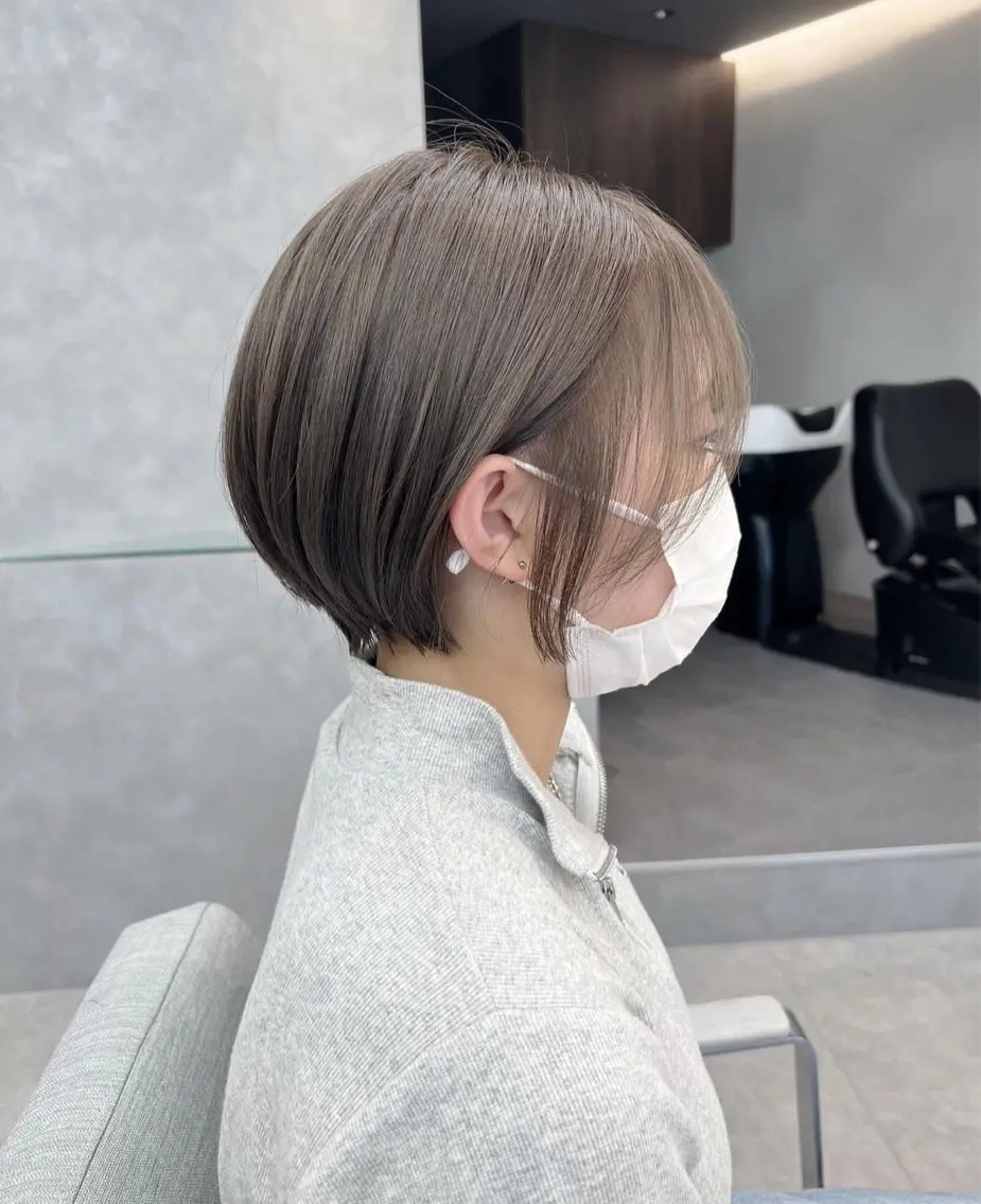 ショート カラー 小森聖奈 韓国風レイヤーカットのヘアスタイル