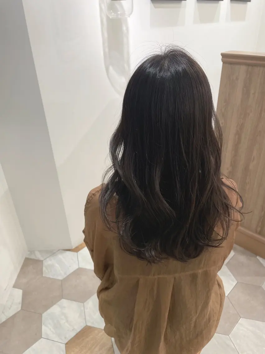 ロング カラー アディクシーカラー ブラウンカラー 透明感カラー イルミナカラー オリーブブラウン カット ヘアカラー トリートメント 顔まわりcut🌿 Hinakoのヘアスタイル