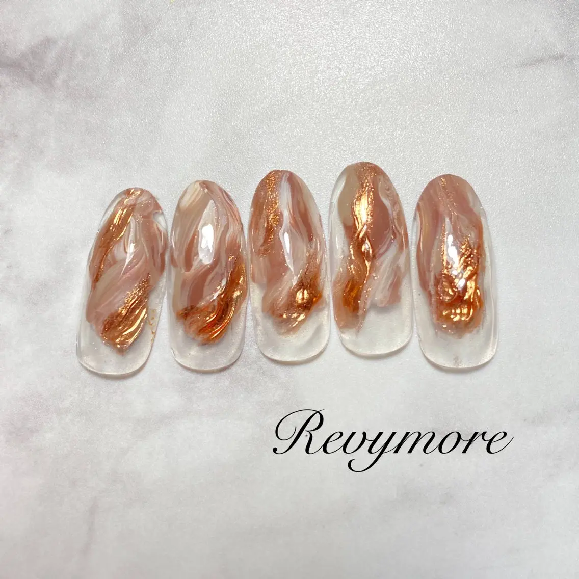 ネイル ジェルネイル キラキラネイル 韓国ネイル ミラーネイル ニュアンスネイル nail salon Revymoreのネイルデザイン