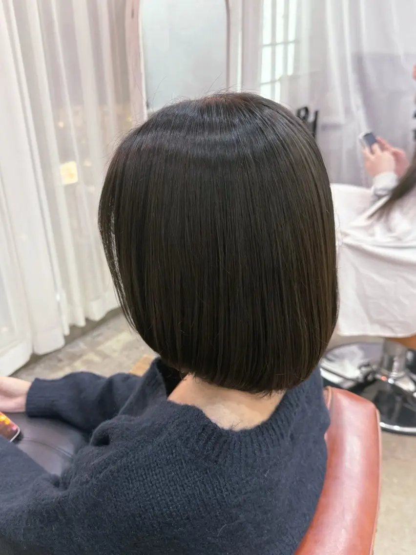 ショート カラー グレージュ オリーブグレー ボブ ヘッドスパ 三條 朋香のヘアスタイル