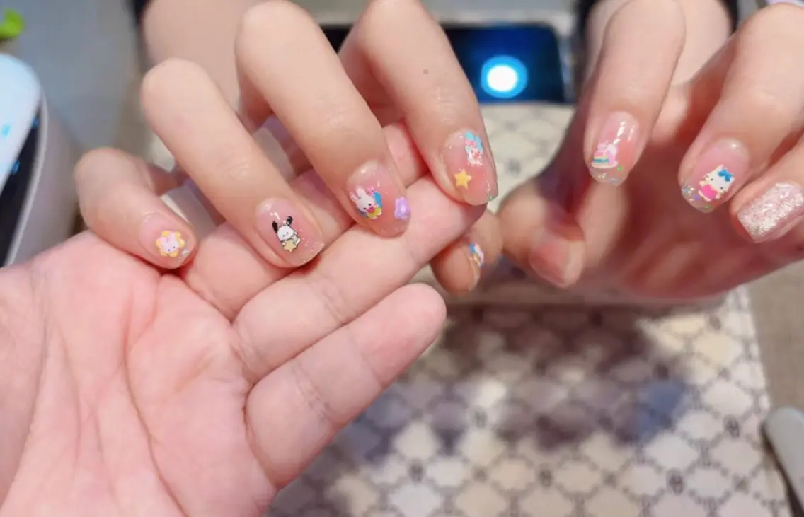 ネイル  Nail 秋(アキ)のネイルデザイン