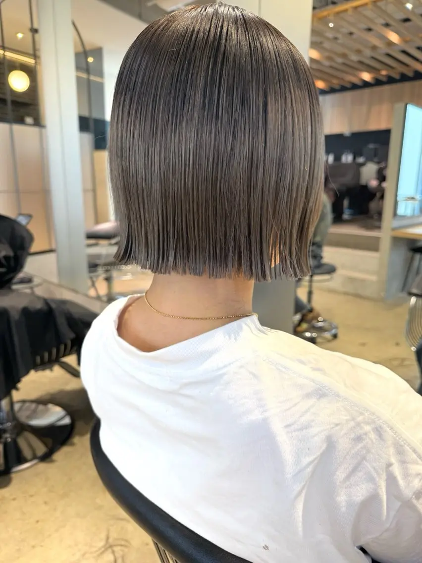 ミディアム カラー ボブ カット ヘアカラー 須藤 優真 切りっぱなしボブのヘアスタイル