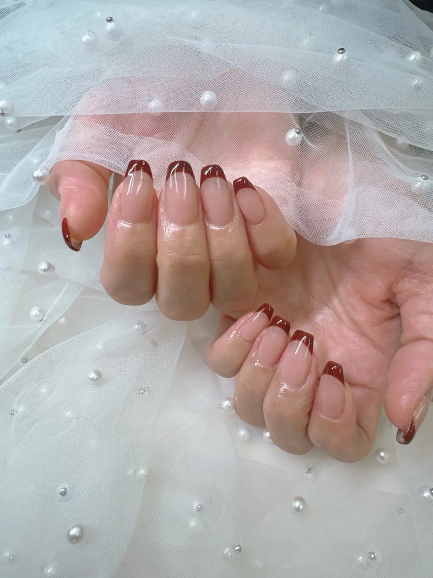 ネイル フレンチネイル ジェルネイル ガラスフレンチ キラキラネイル パラジェル ハンドネイル Queeens nailのネイルデザイン