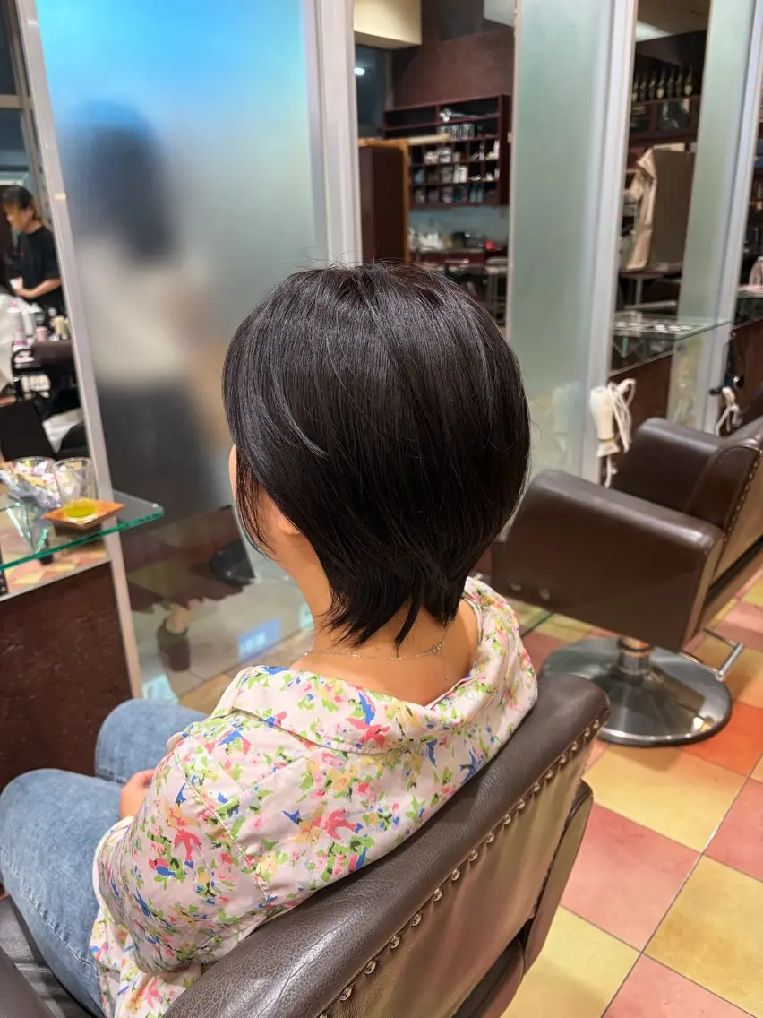 ショート カラー 長谷川 賢治のヘアスタイル