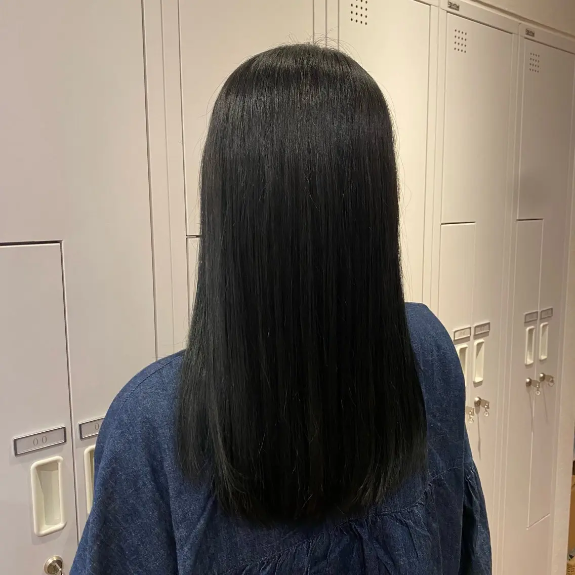 カラー 祝 莉子のヘアスタイル