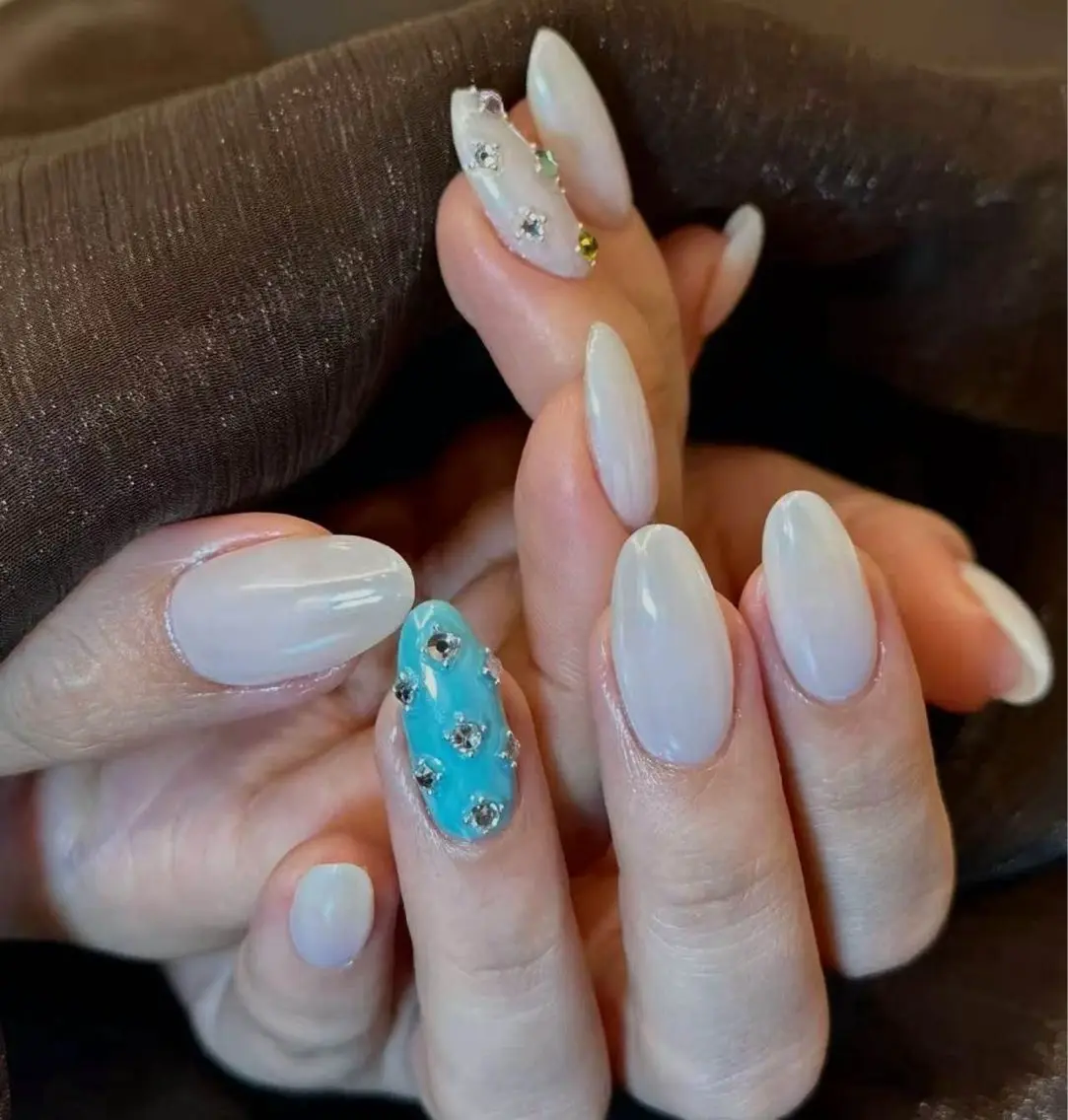 ネイル オーロラネイル フラワーネイル フットネイル フレンチネイル ジェルネイル ハンドネイル BabyYouMi nailのネイルデザイン