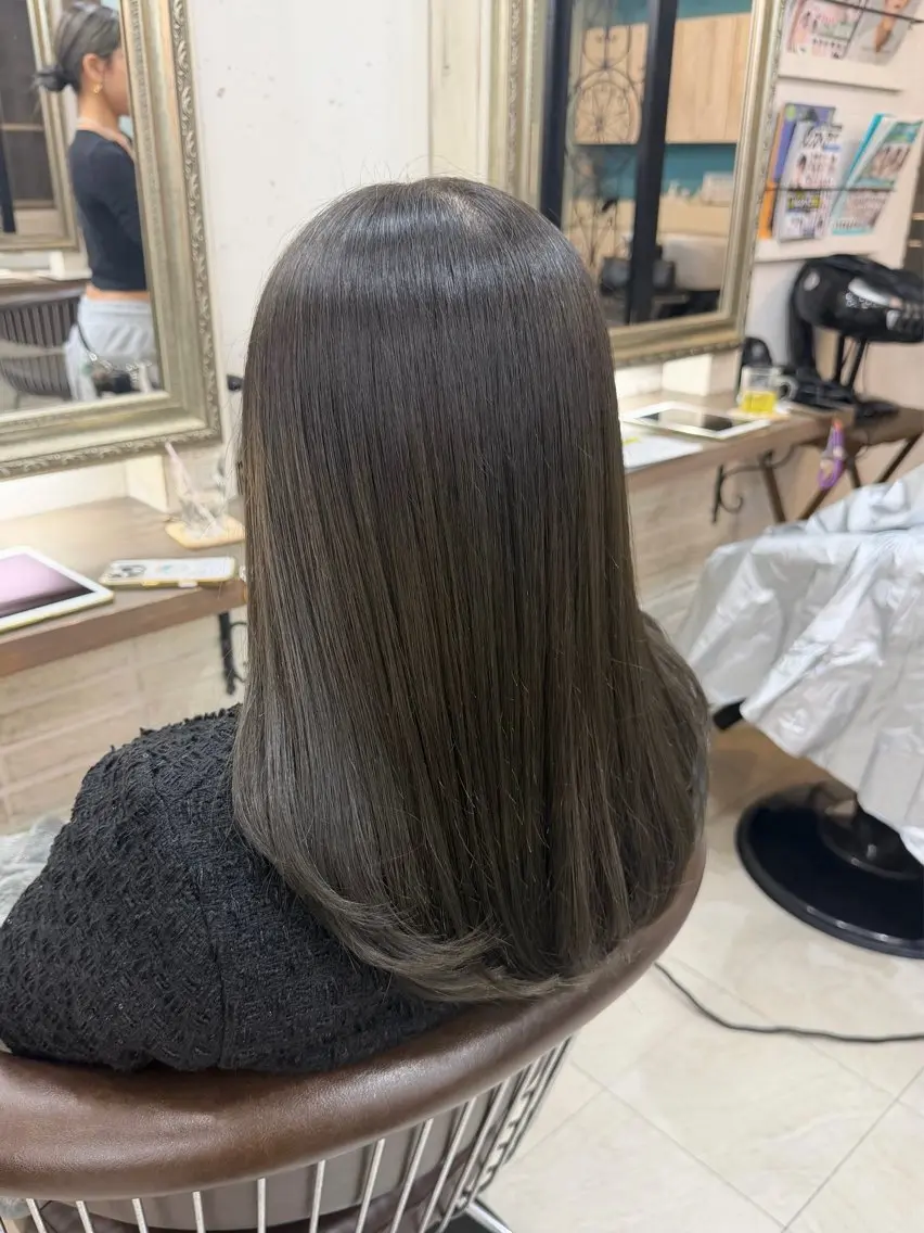 ミディアム ヘアカラー ブリーチなしで叶う 透明感カラー｜Raiのヘアスタイル