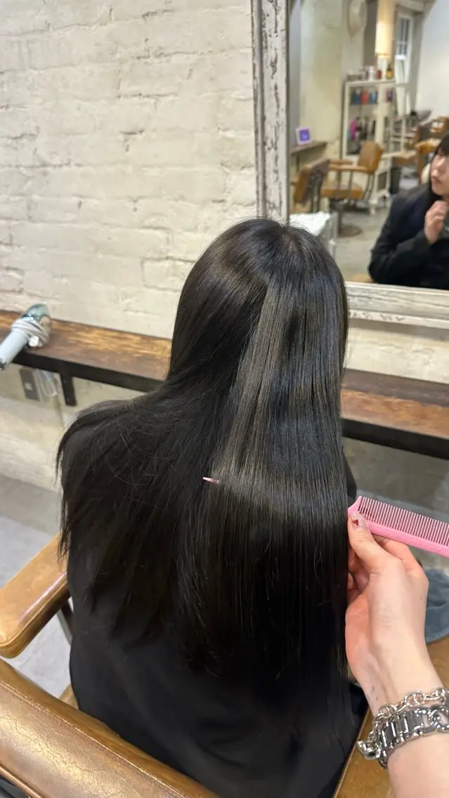 ロング カラー ミタムラ ユナのヘアスタイル