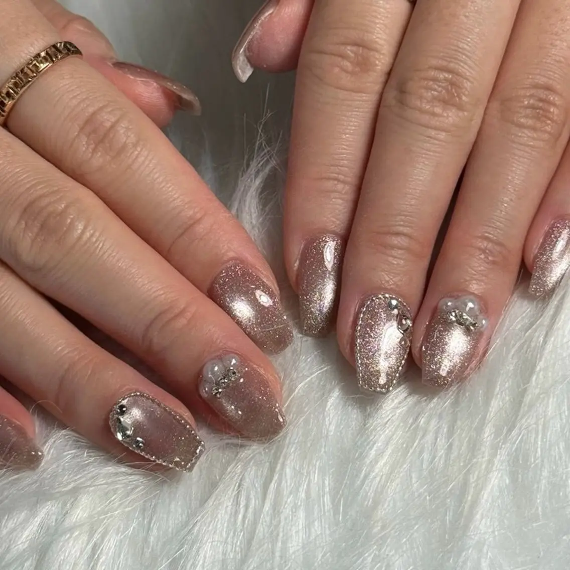 ネイル ハンドネイル フットネイル LAVISH sakiのネイルデザイン
